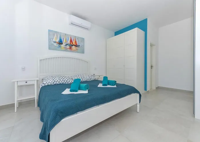 Dante With Sea View & Private Pool