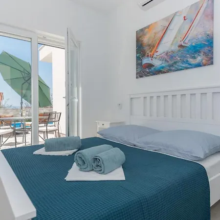 Dante With Sea View & Private Pool Μακάρσκα