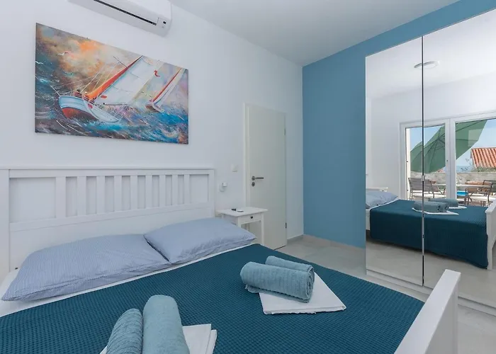 Будинок відпочинку Dante With Sea View & Private Pool Макарська