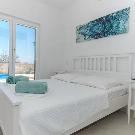 Nyaraló Dante With Sea View & Private Pool Makarska