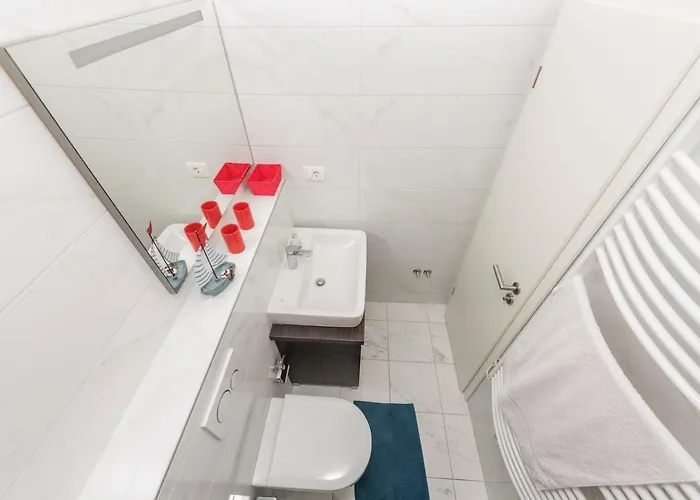 Dante With Sea View & Private Pool Tatil Evi Makarska